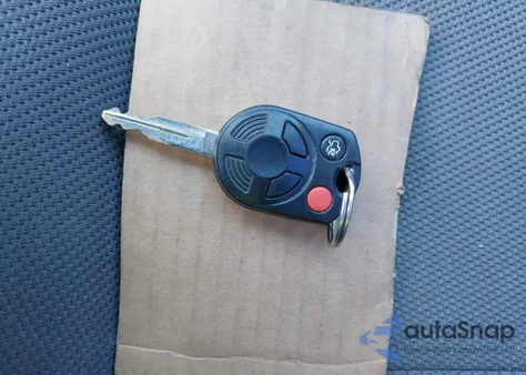 2009 Ford Escape Xlt z USA, uszkodzony, nr VIN 1FMCU03G29KD15213